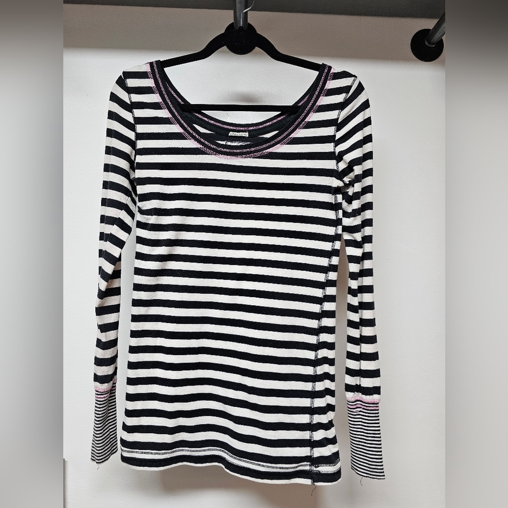 Poof sz med long sleeve tee